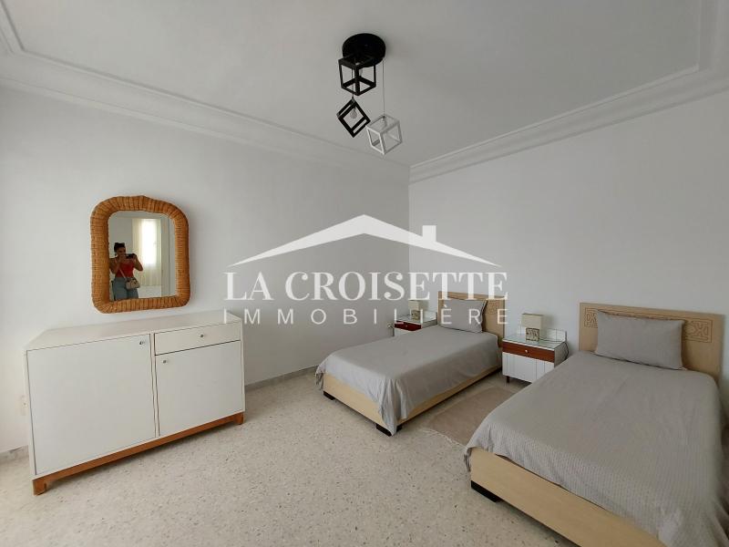 Duplex avec jardin S+4 meublé  à La Marsa